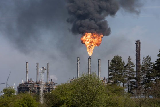 Thick black smoke pouring out of Mossmorran Petrochemical Plant near Cowdenbeath - Sunday 21st April 2019 - Steve Brown / DCT Media