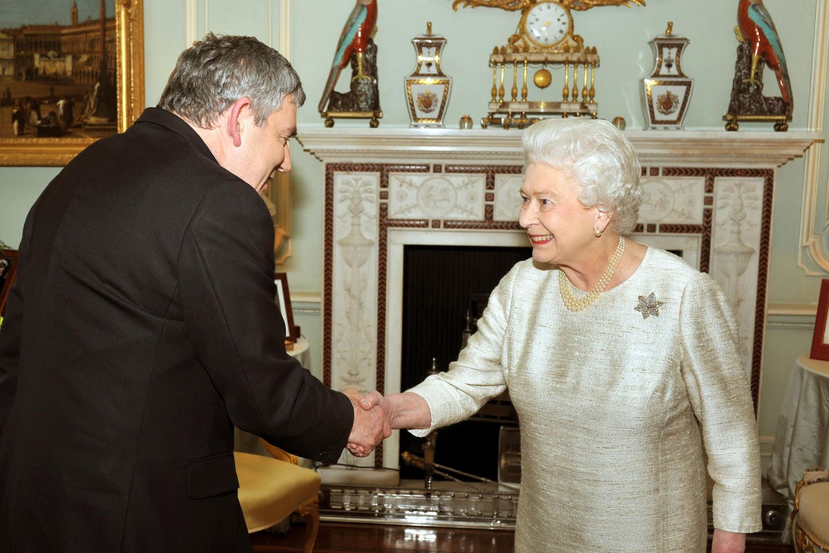 Elizabeth II was 'very understanding' of world financial problems - Gordon Brown