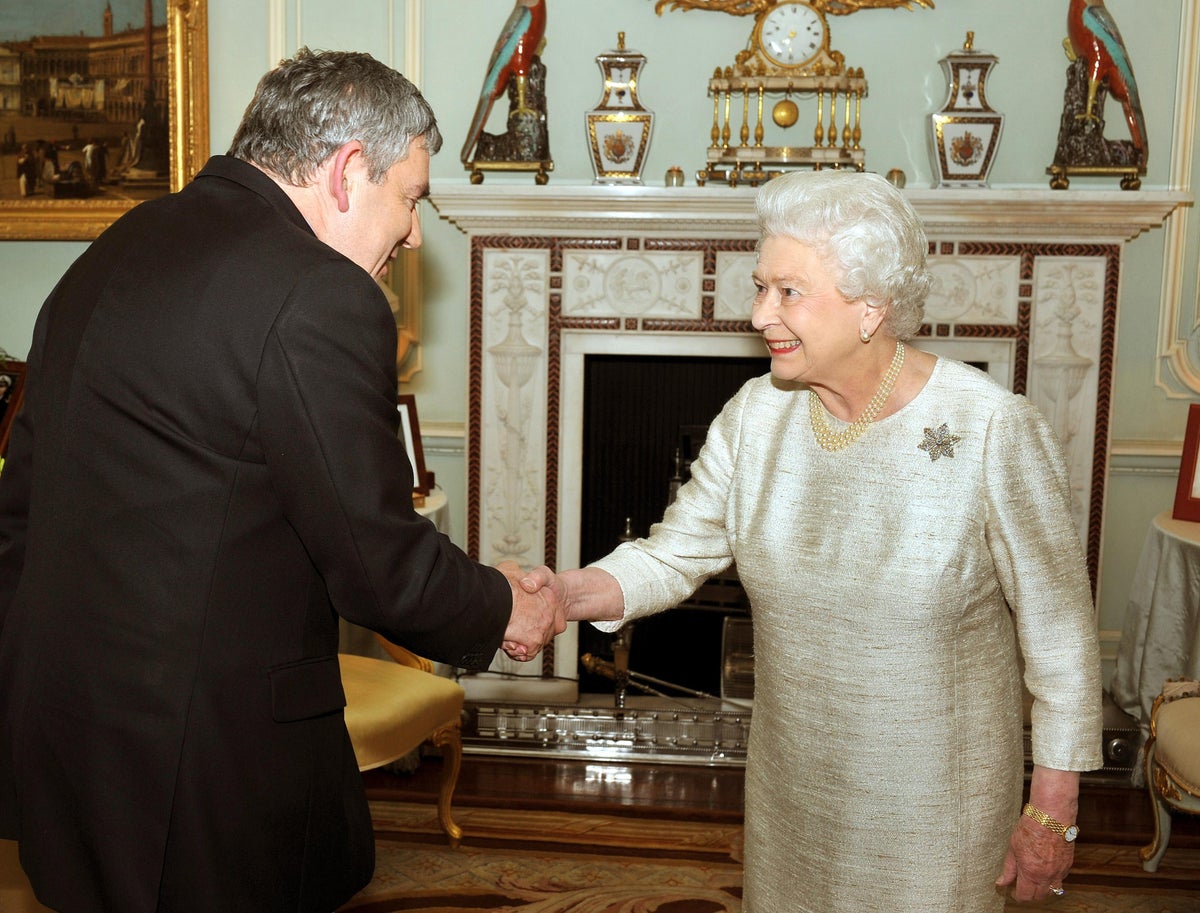 Elizabeth II was 'very understanding' of the world's financial problems - Gordon Brown