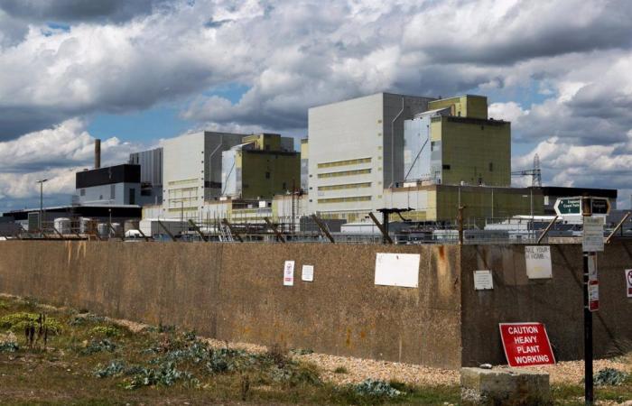 Thousands of British construction workers at power plants could strike over pay deal